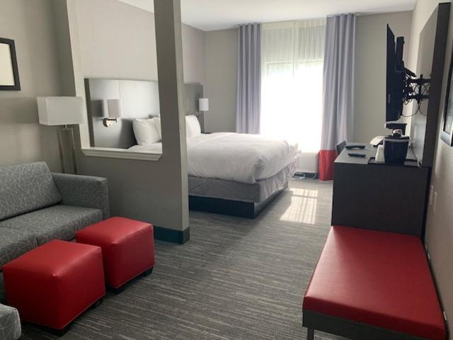 King Suite - Non-Smoking interior